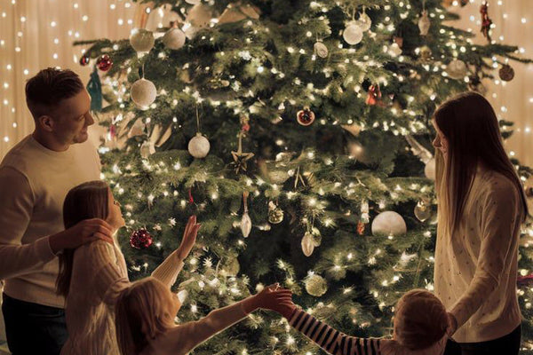Comment décorer son sapin de Noël étape par étape