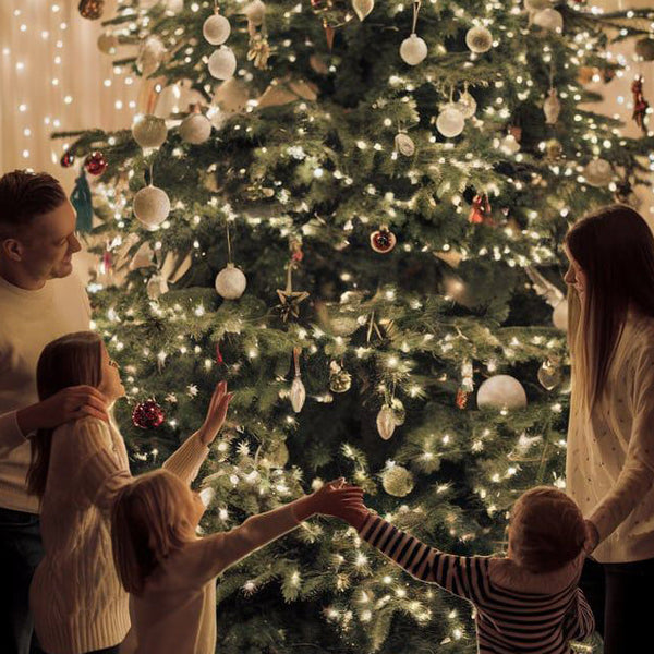 Comment décorer son sapin de Noël étape par étape